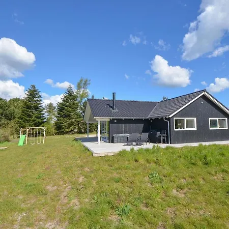 Three-bedroom In Дом отдыха Knebel