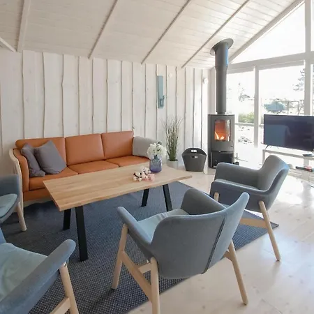Three-bedroom In Дом отдыха Knebel